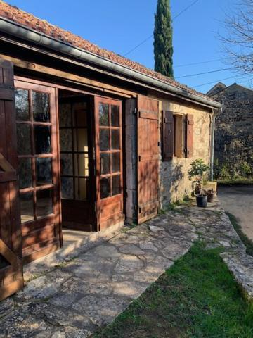 Holiday home A L'oree Des Vignes Sauveterre-la-Lemance